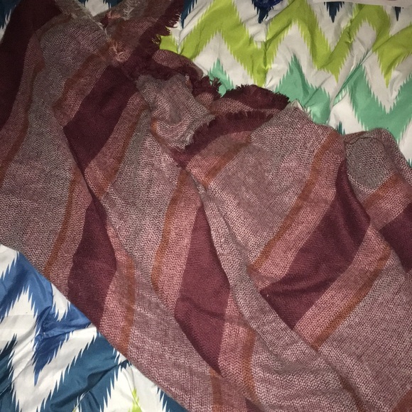 Scarf - Picture 1 of 2